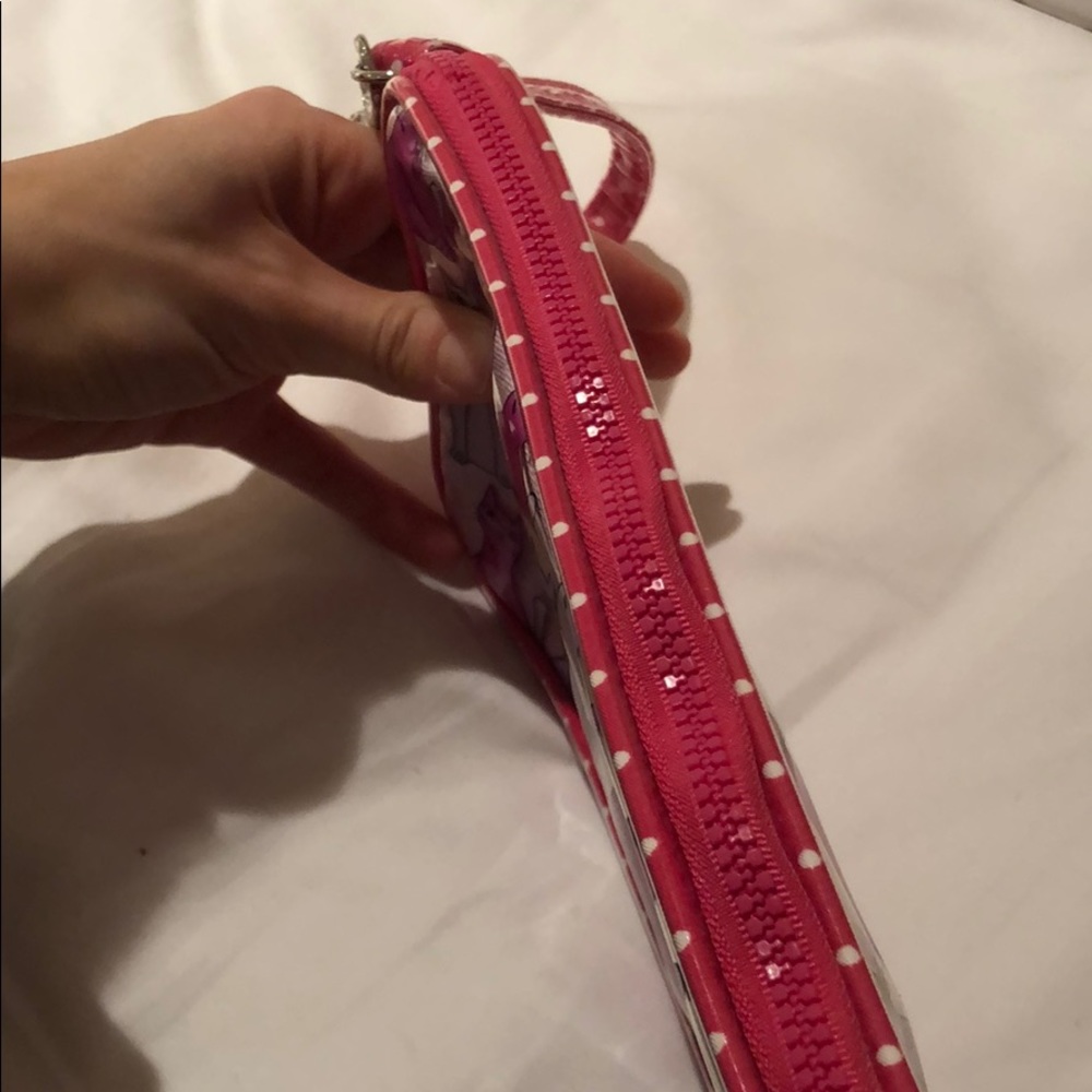 Pink Travel Kit - Picture 3 of 6